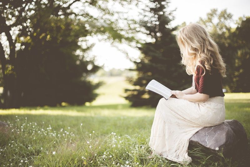 Как да се спасим от изтощителното ежедневие с помощта на книгите